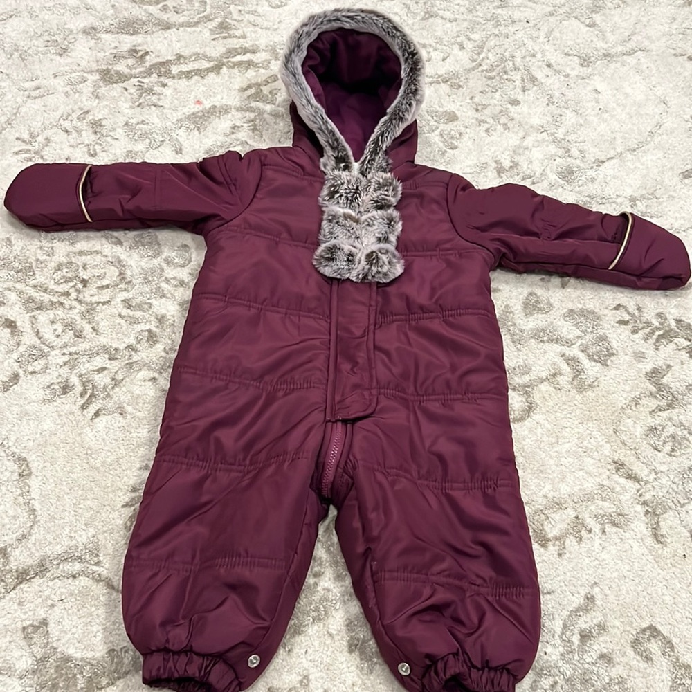 First Impressions from Nordstrom! 6-9 months (17-22 lbs)